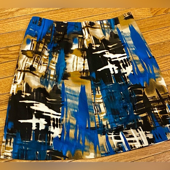 Express skirt, women’s size 8, blue white brown black, zippered - Picture 4 of 4